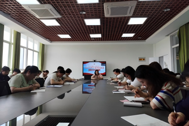 深化法治意识 筑牢育人根基